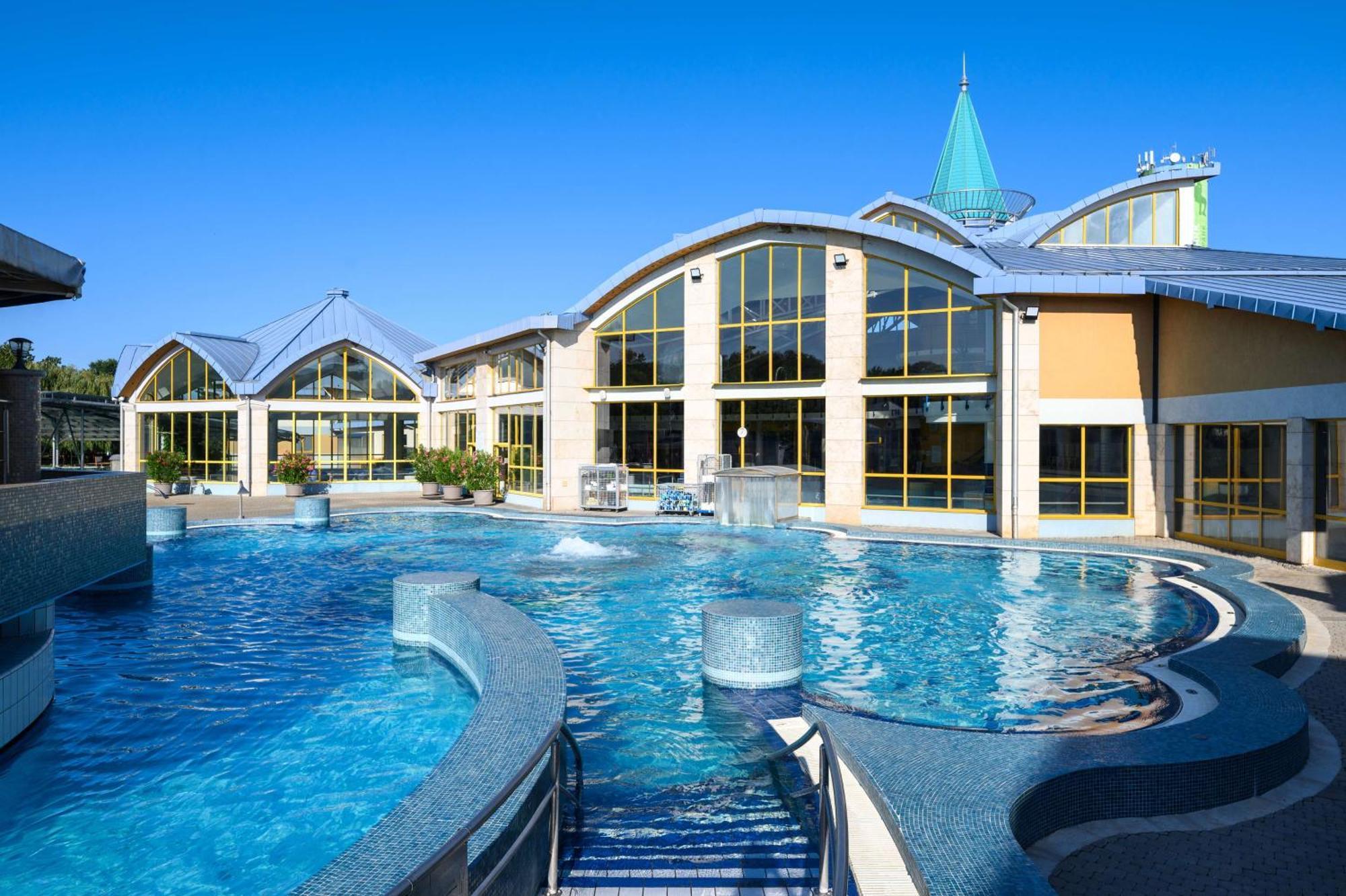 Park Inn By Radisson Sarvar Resort & Spa Exterior foto