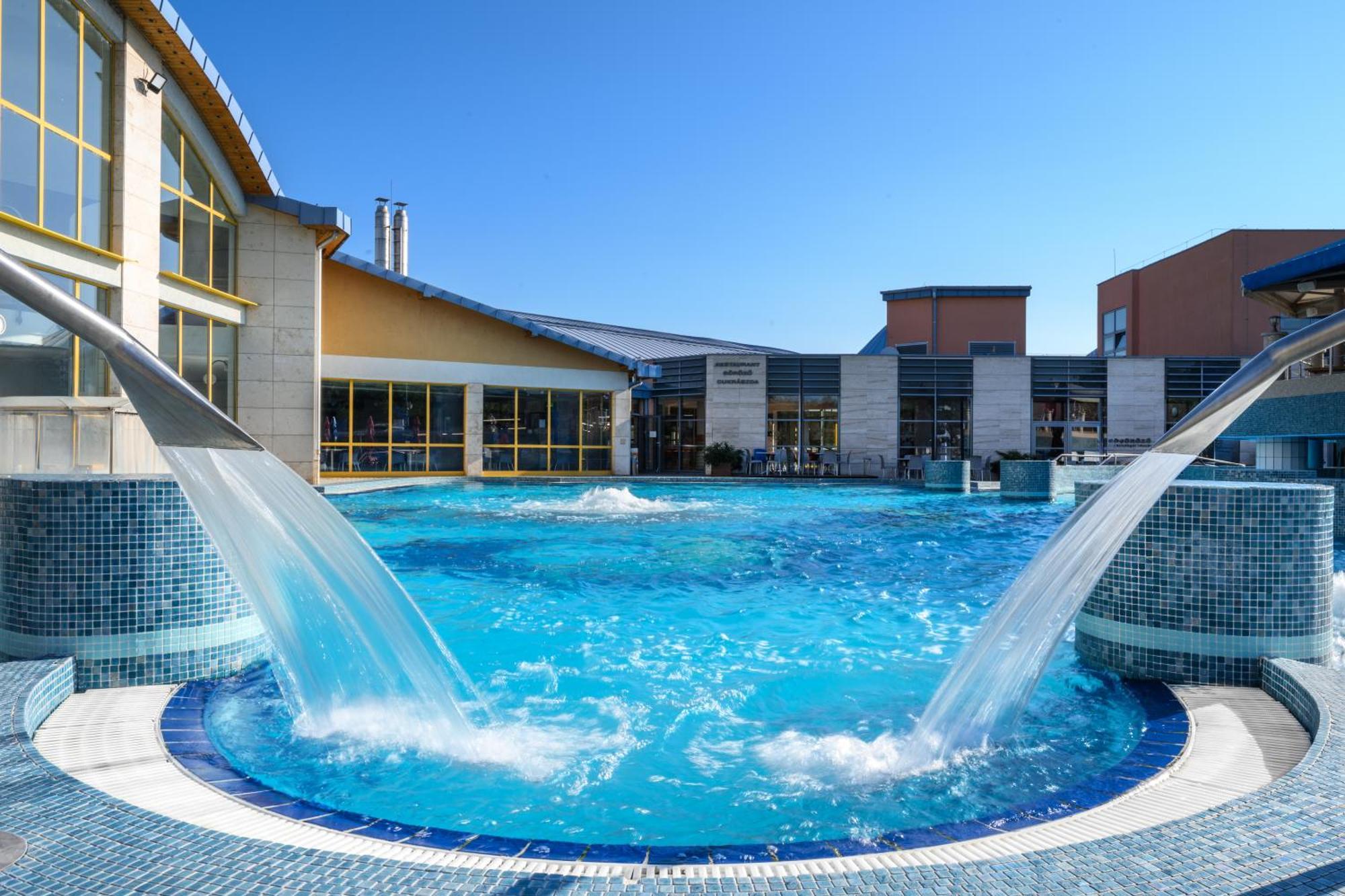 Park Inn By Radisson Sarvar Resort & Spa Exterior foto